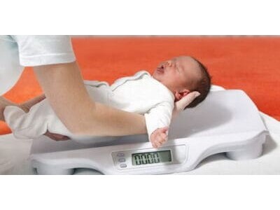 Как взвесить младенца в домашних условиях?